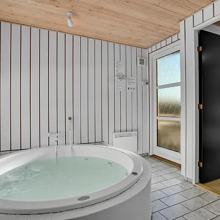Cozy In With Indoor Swimming Pool * Saltum