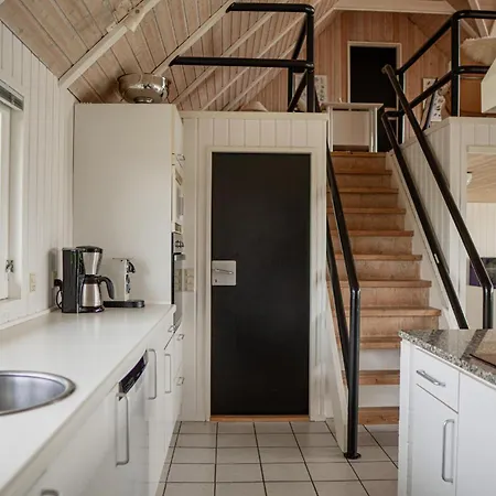 Lovely Home In Saltum בית נופש *