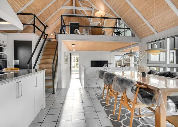 בית נופש Lovely In *